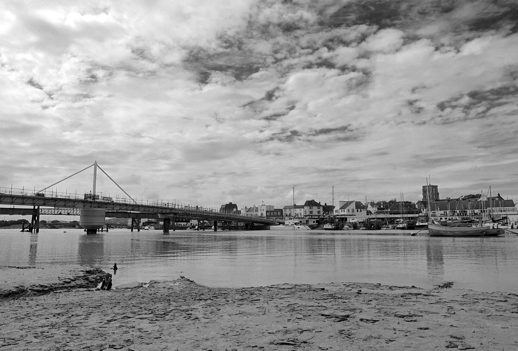 Spanning A view looking North from lower Ferry Road, Shore… Flickr