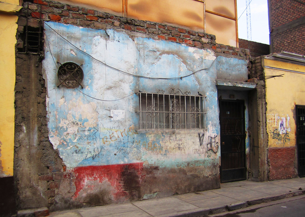 House of Peru An average and occupied house in Lima, Peru.… Flickr