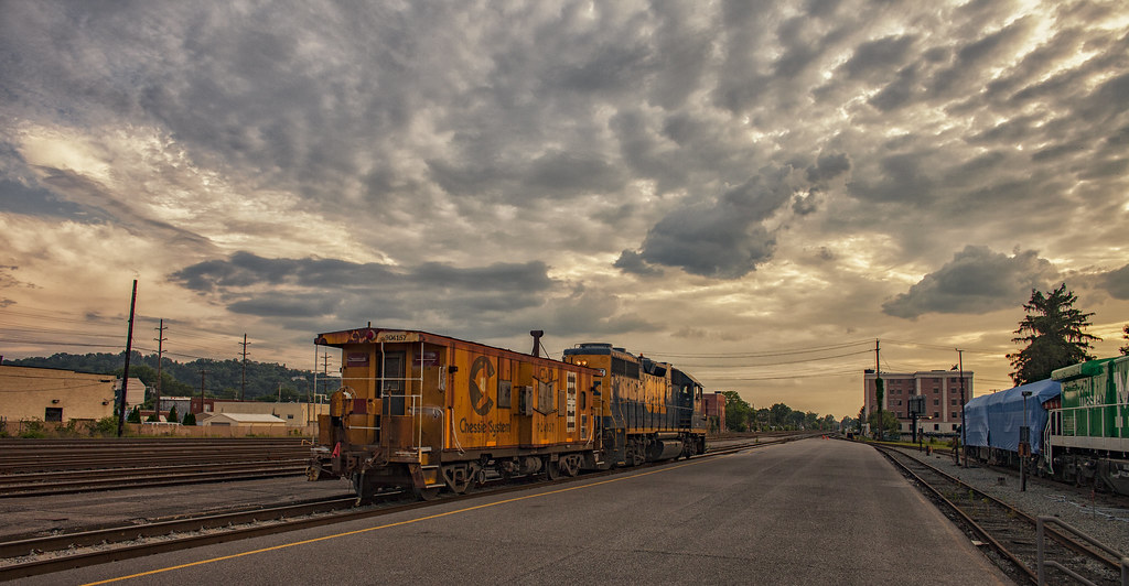 yard dogs, part 11 Huntington, WV Fred Wolfe Flickr