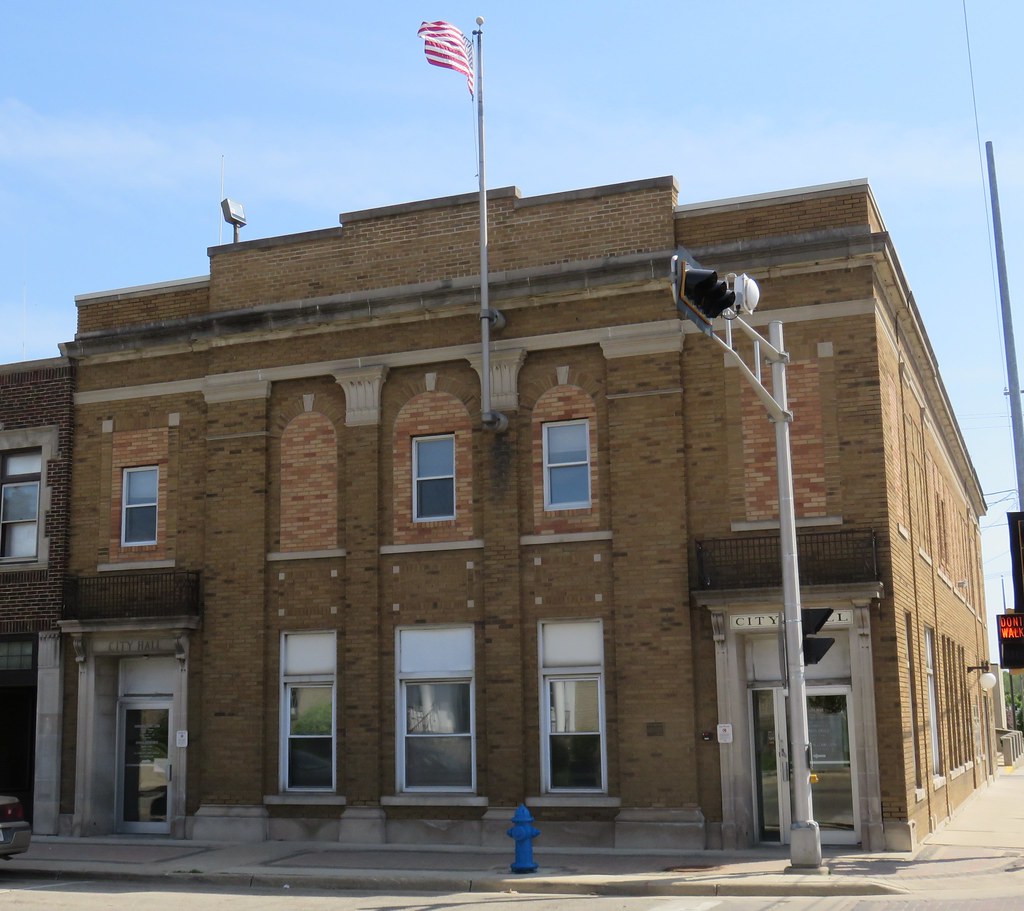 Burlington, Wisconsin City Hall Burlington, Wisconsin is l… Flickr