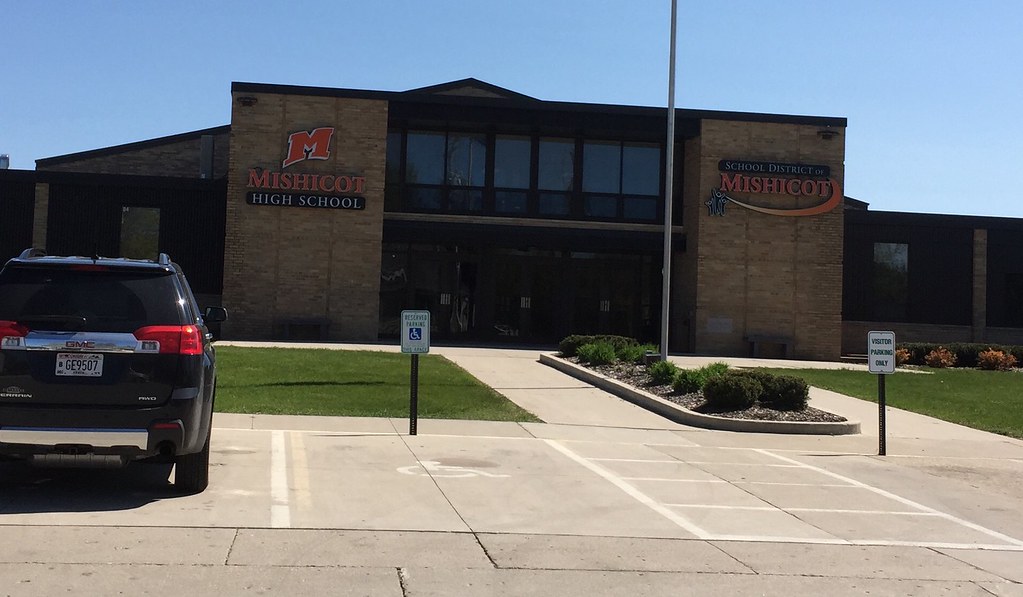 Mishicot High School Signage Mishicot, WI New signage out… Flickr