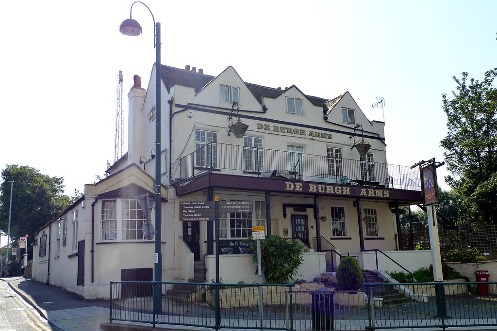 De Burgh Arms, West Drayton, UB7 A pub by West Drayton sta… Flickr
