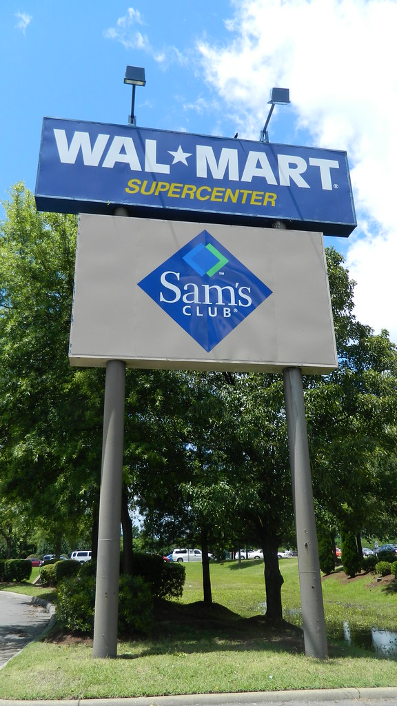 WalMart Plaza sign WalMart Plaza (346,740 square feet) 1… Flickr