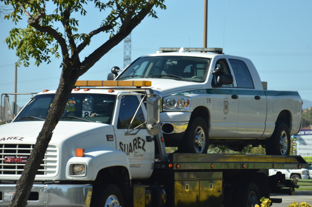 SUAREZ TOWING GMC FLATBED TOW TRUCK with USDA FOREST SER… Flickr