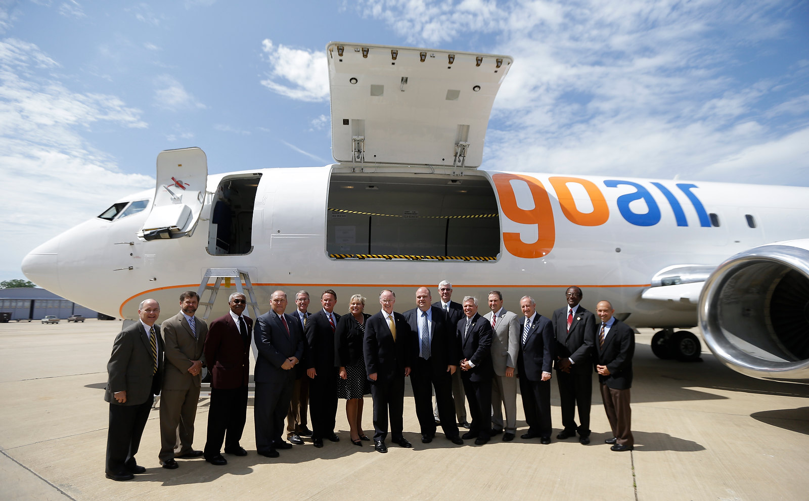 070813 Governor Bentley visits Commercial Jet, Inc. plant in Dothan