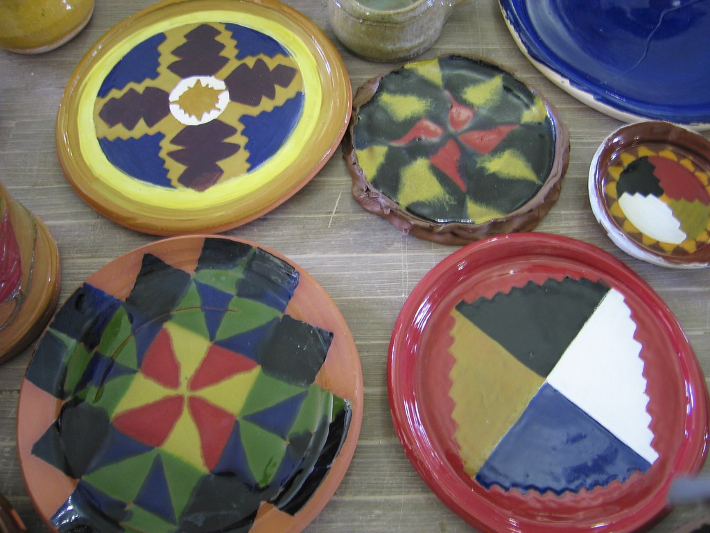 "Navajo Plates, Sandra Barbone" terra cotta, underglaze, g… Flickr