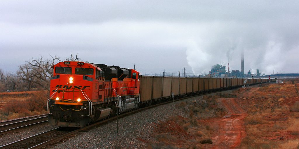 BNSF 9135, EB, PENZANCE, AZ 113013 With 85 empties in to… Flickr