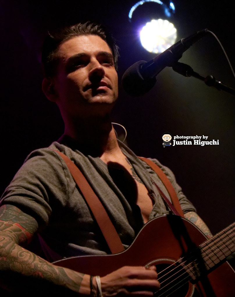 Twin Forks 01/31/2015 8 Twin Forks performing live at the… Flickr