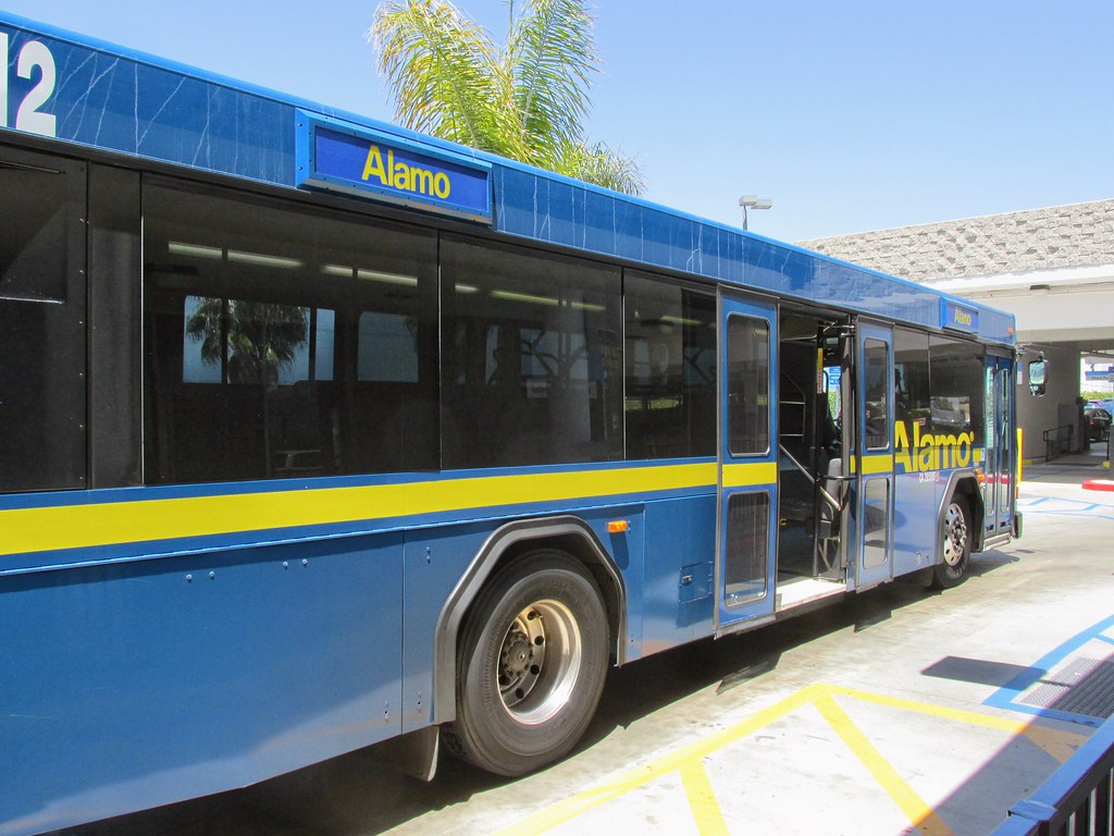 Alamo Car Rental Gillig 35 foot airport transit shuttle bu… Flickr