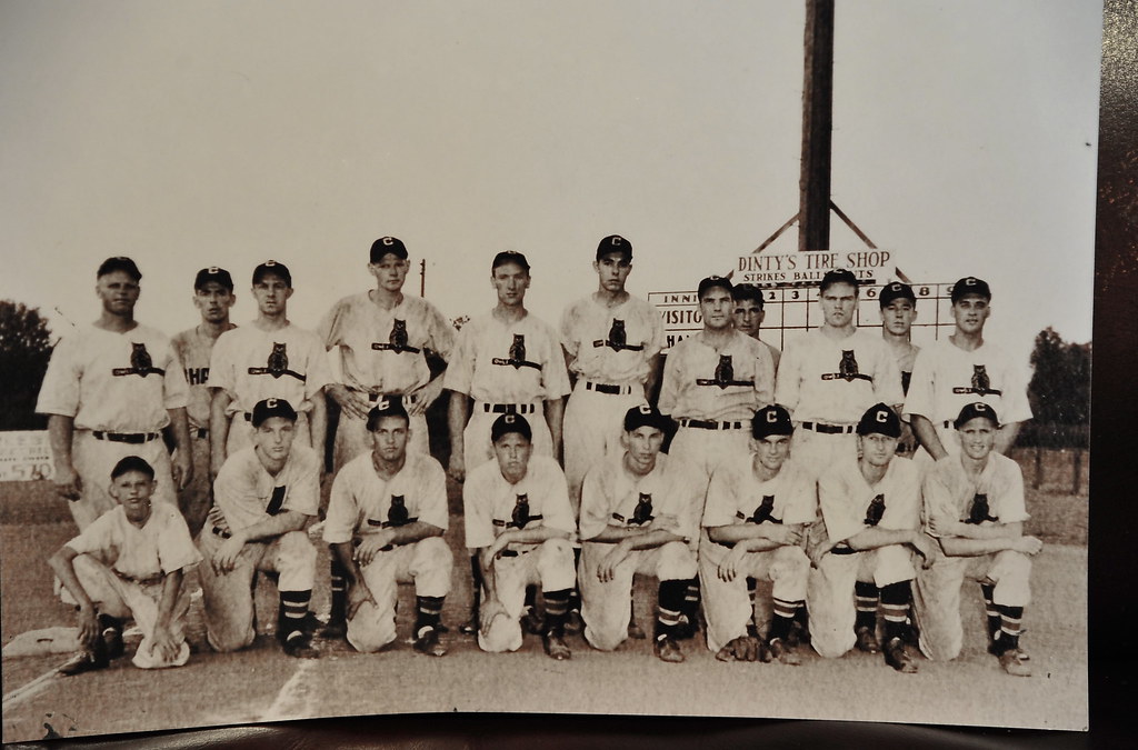 1946 Chanute. Kansas OwlsKOM league Back Row Frank "Gol… Flickr