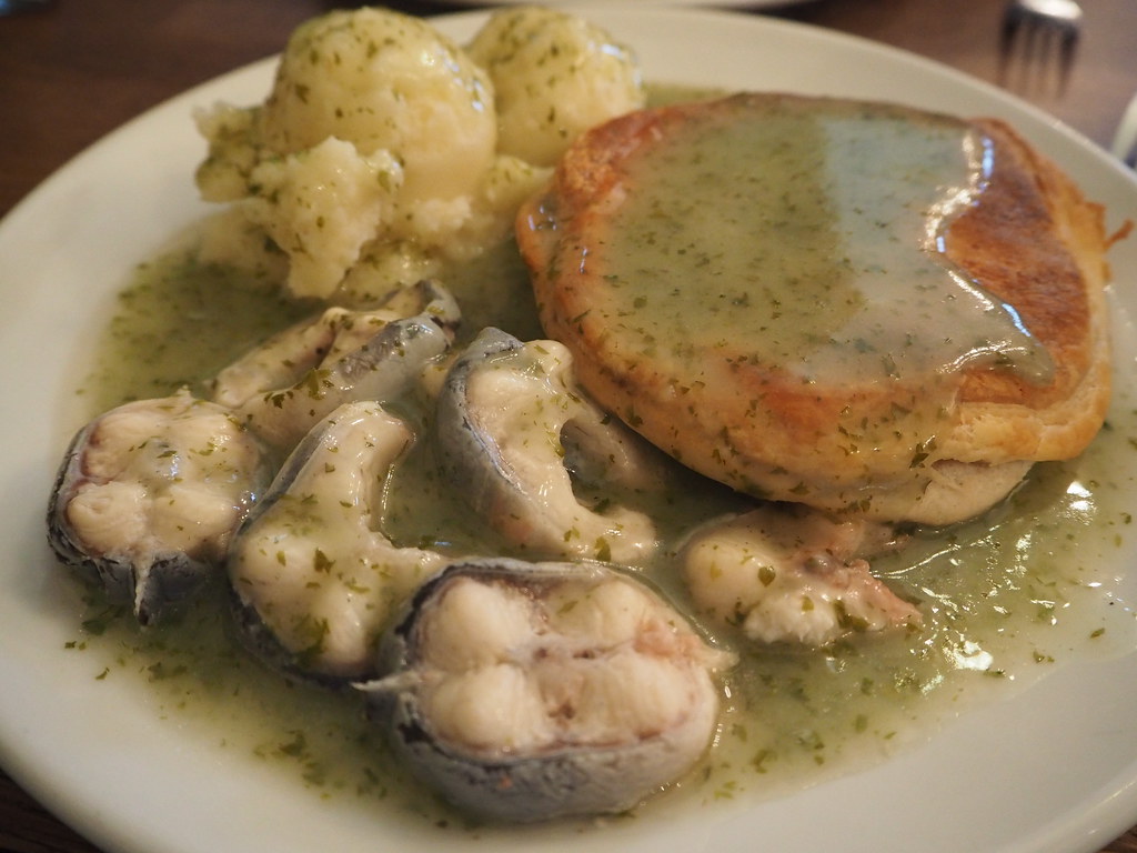 P2011060 Pie, mash, liquor and eels. Matt Lancashire Flickr