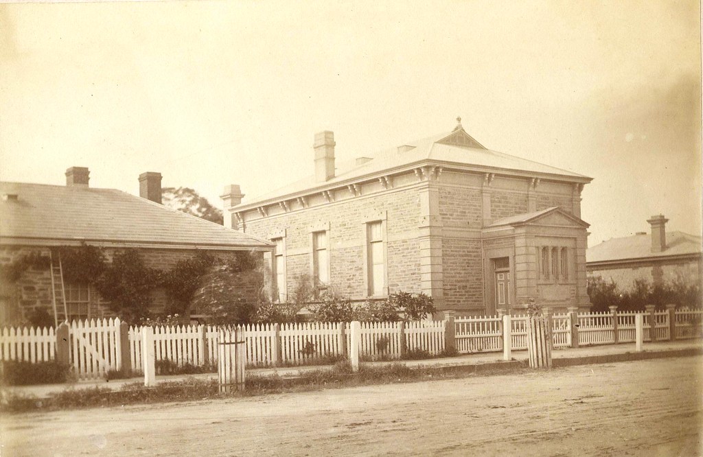 Court House on Cowan Street Police Station on left and B… Flickr