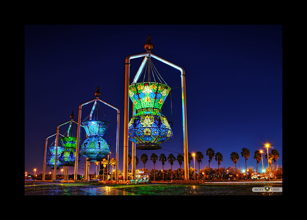 Jeddah, Saudi Arabia LANTERN SCULPTURE These steel and s… Flickr