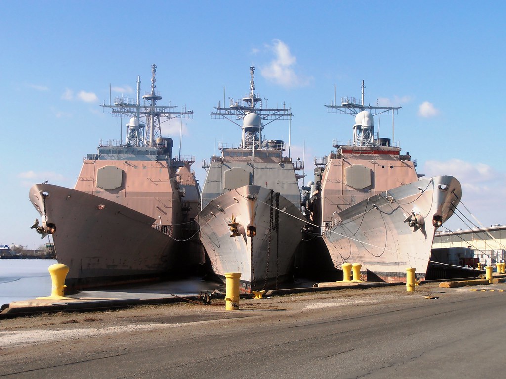 TiconderogaClass Guided MIssile Cruisers USS Yorktown (CG48), USS Ticonderoga (CG47) & USS