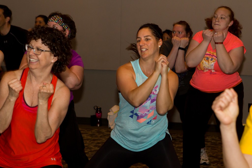 Zumba pour UneMarche / Zumba for OneWalk Activité de colle… Flickr