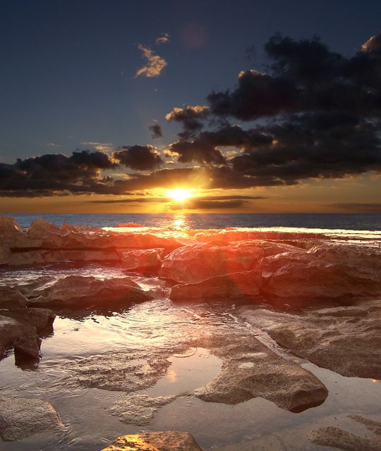 Hawaii_sunset_facebook virgntn2011 Flickr