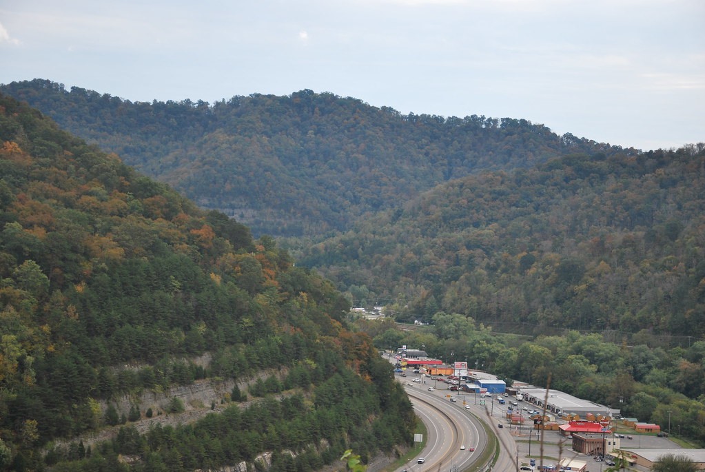 Elevation of 9 Bob Amos Dr, Pikeville, KY, USA Topographic Map