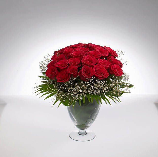 77 Send Flowers and Gifts. Visit us +919699… Flickr