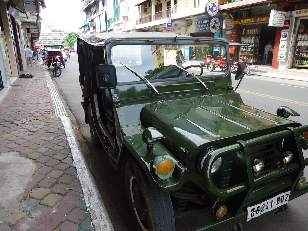 old jeep! Phnom Penh, Cambodia JustNai90 Flickr