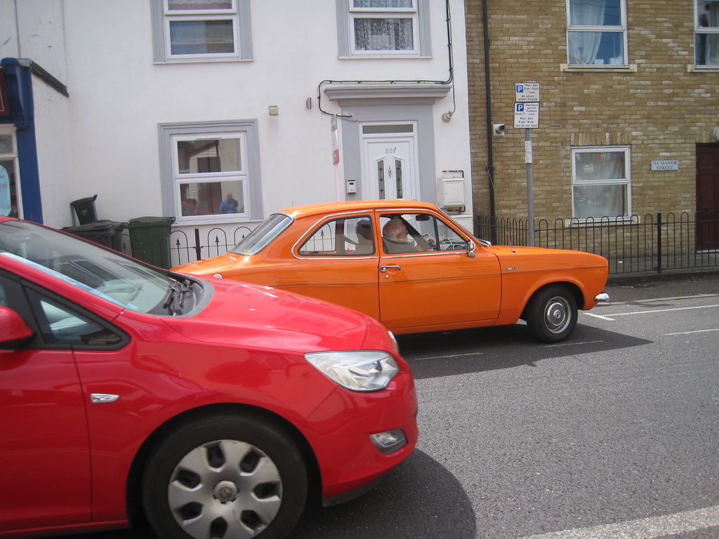The orange car IMG_0313 Traffic in Manor Street today. Tue… Flickr