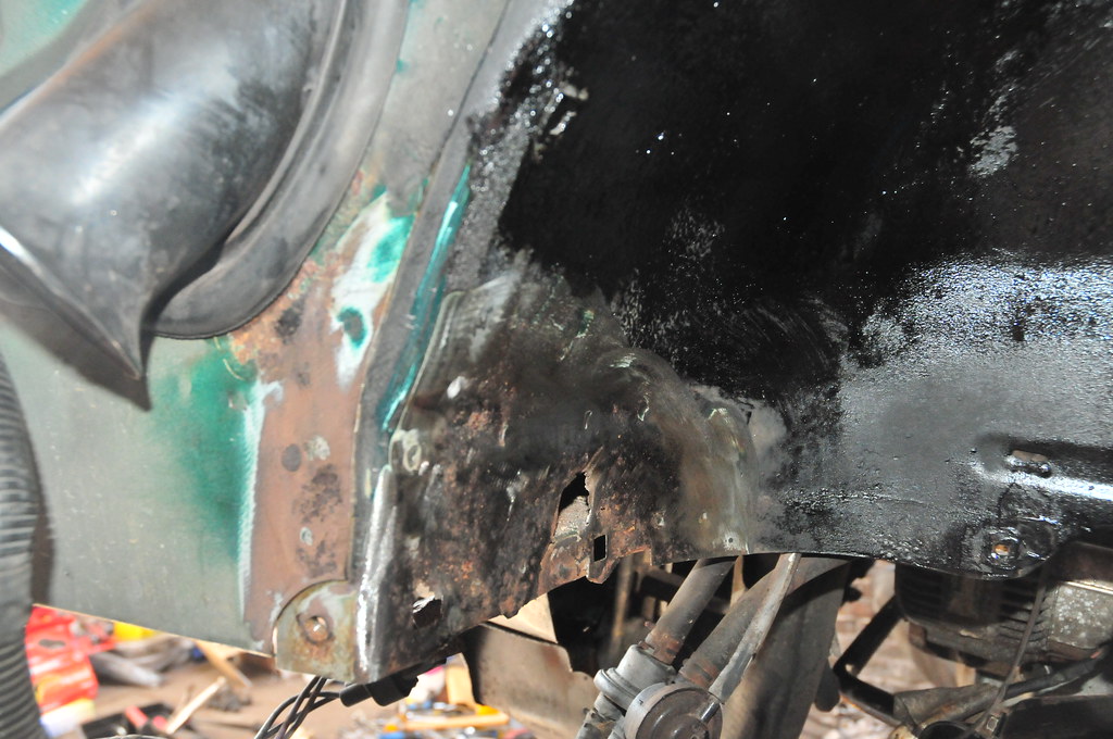 LH lower wheel well Minor damage, but does need welding ;)… Pim GMX