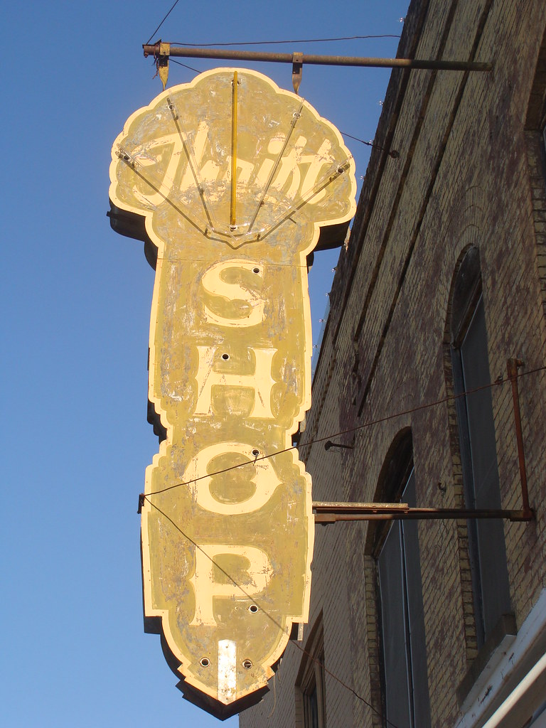 Thrift Shop Neon SignBelzoni, Ms. Former Neon Sign. Lamar Flickr