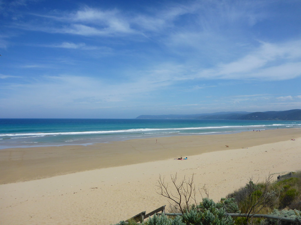 Lunch break stop at a random beach between Melbourne and L