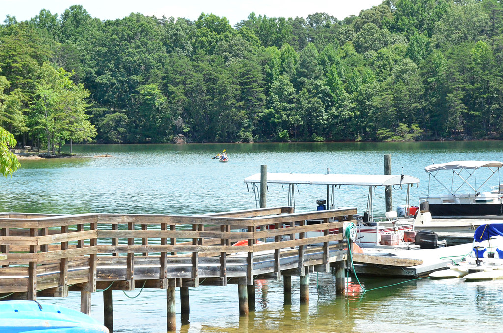 Boat rentals with kayakers dock at Smith Mountain Lake Sta… Flickr