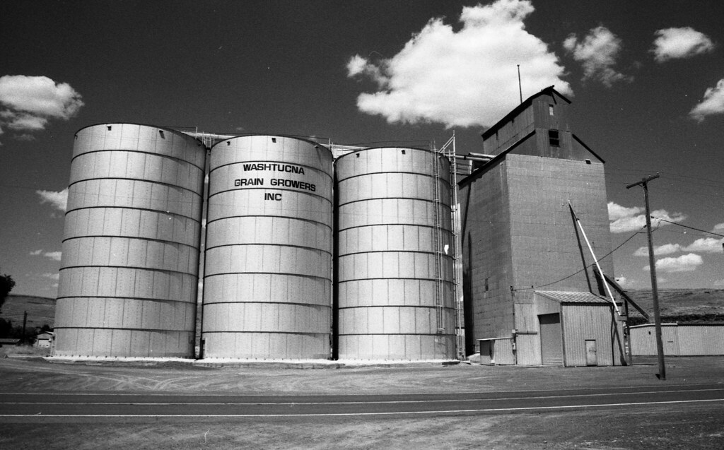 LP400K1000130724F11 Washtucna, Washington. Pentax K1000 Le… Clay