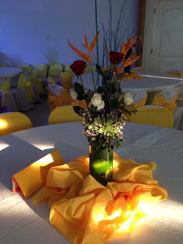 yellow table decor ohmybuhay 1 Flickr
