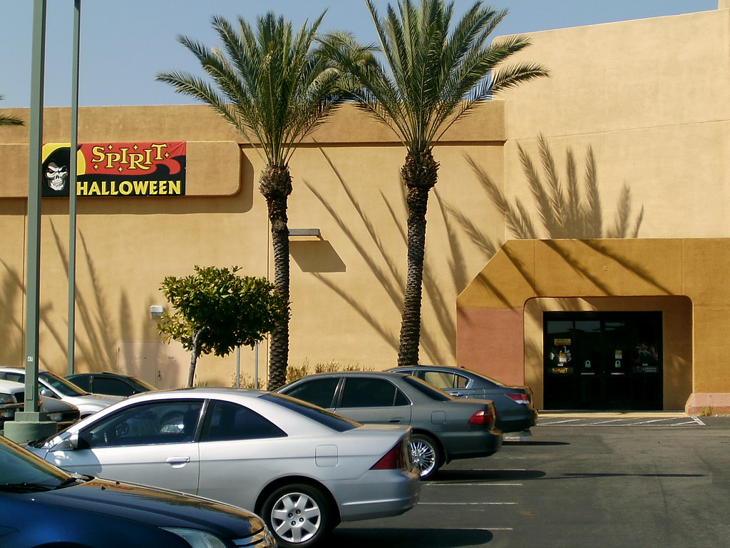 Spirit Halloween Spirit Halloween in Murrieta Town Center,… Flickr
