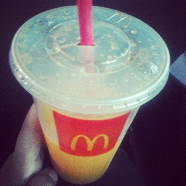 Orange juice from McDonalds \o/ AmoMuitoTudoIsso Andreza Roberta