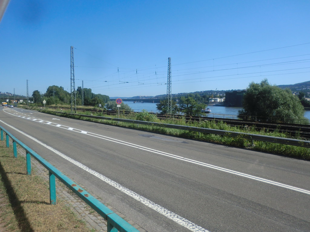 Am Rhein bei Koblenz Richting Bingen Parkplatz der Koblenz… Flickr