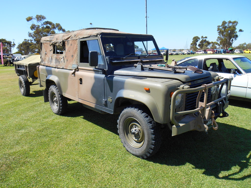 1990 Land Rover Perentie (110) Australian Army 4WD with Tr… Flickr