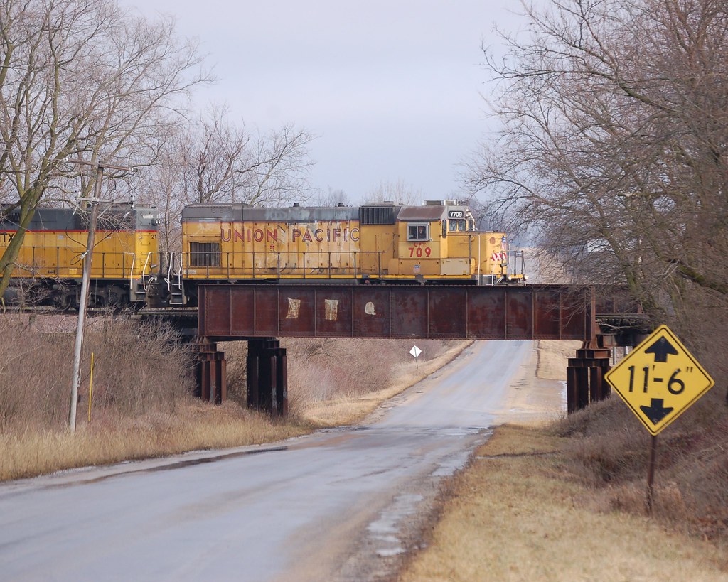 UPY 709 SB SHABBONA GROVE, IL DNE 31 Flickr