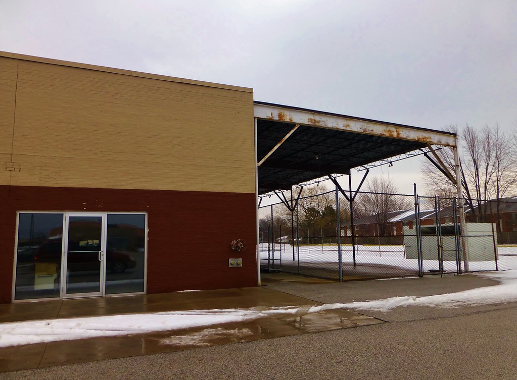 Old Time Pottery Parma Heights This store was originally a… Flickr