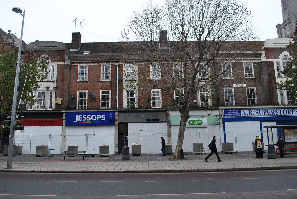 UXBRIDGE ROAD EALING W5 AND THE SHOPS DEMOLISHED TO MAKE W… Flickr