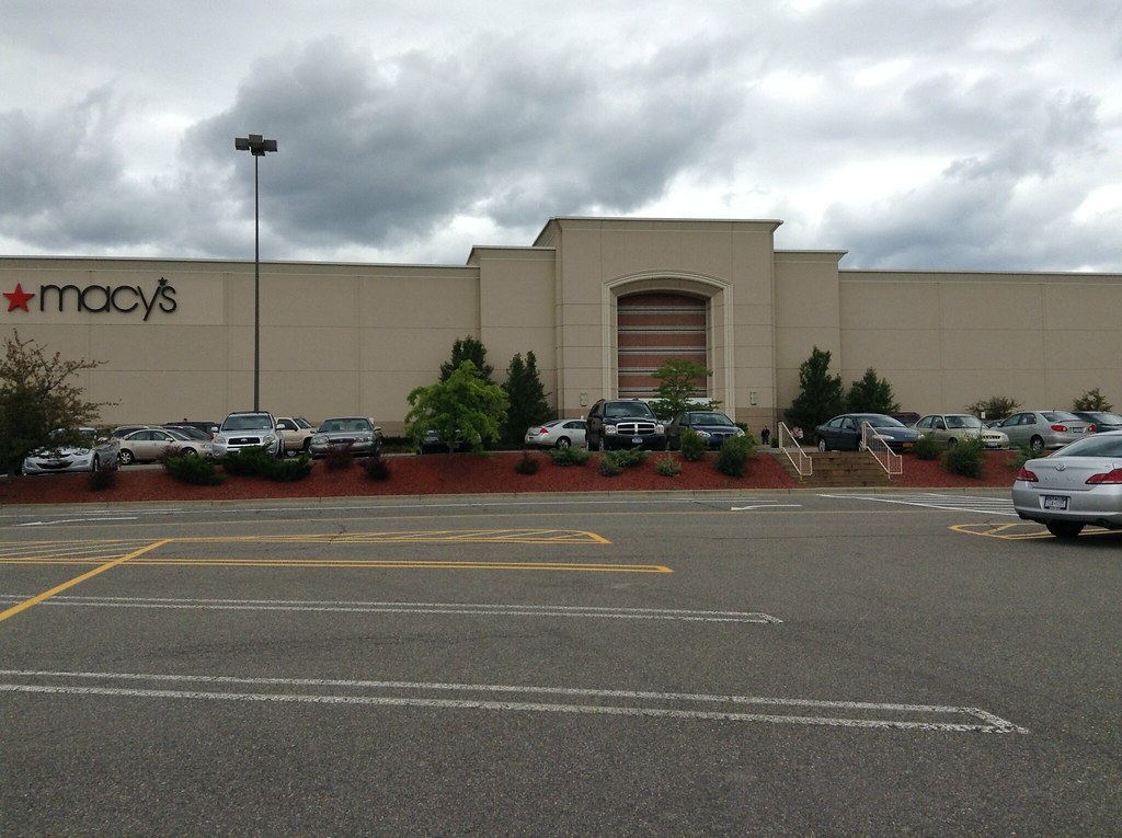 Macy's Oakdale Mall. Johnson City, New York 2013. drpep Flickr