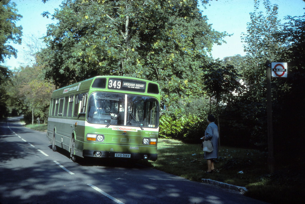 London Country EPD514V Seen here in Copperkins Lane, Chesh… Flickr