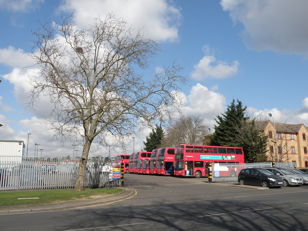 Barking Bus Garage, Barking, London, 14/03/2013 Barking bu… Flickr