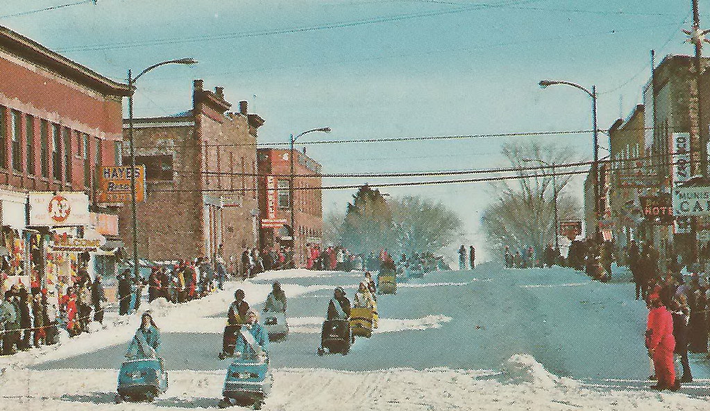UP Munising MI 1960s GREAT VIEW Downtown Businesses SKIDO… Flickr
