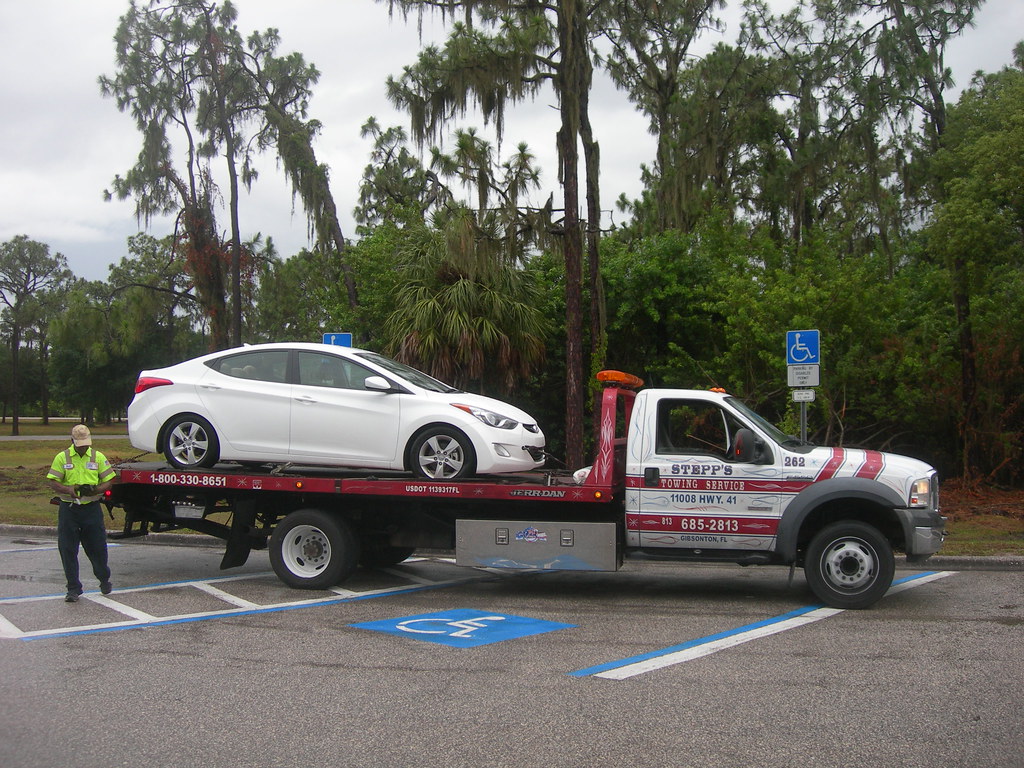 The Elantra on the Towtruck Ruskin FL rest area Jimmy Emerson, DVM