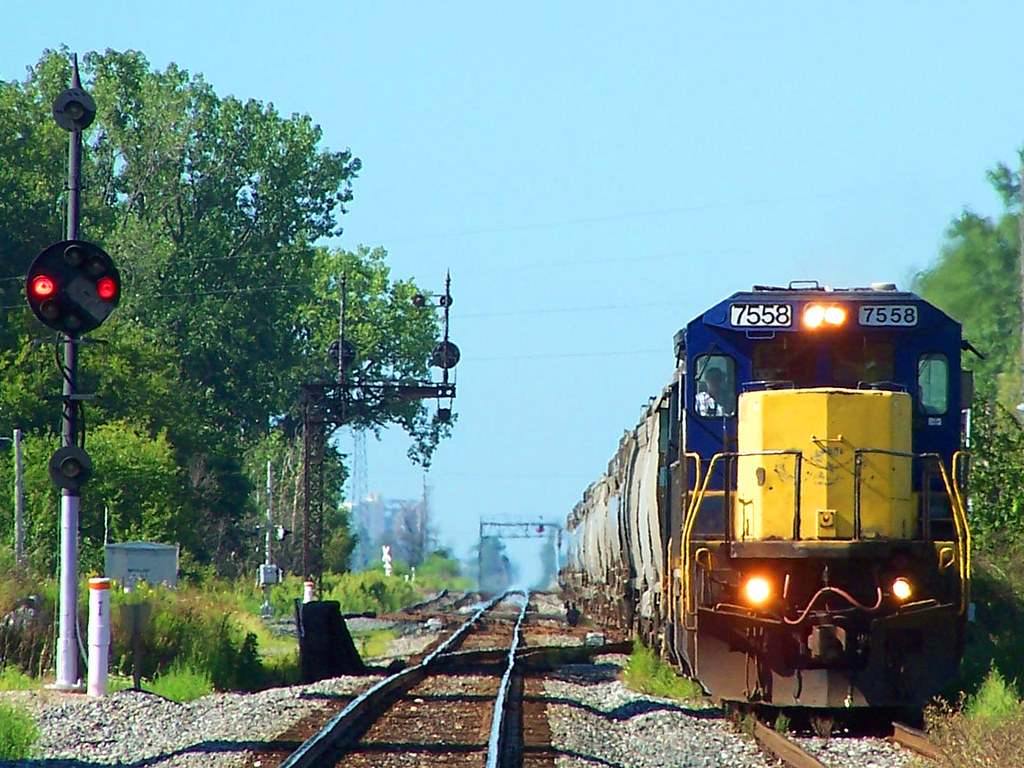 CSX7558Deshler Almost looked like a CNW unit. Had no CSX … Flickr