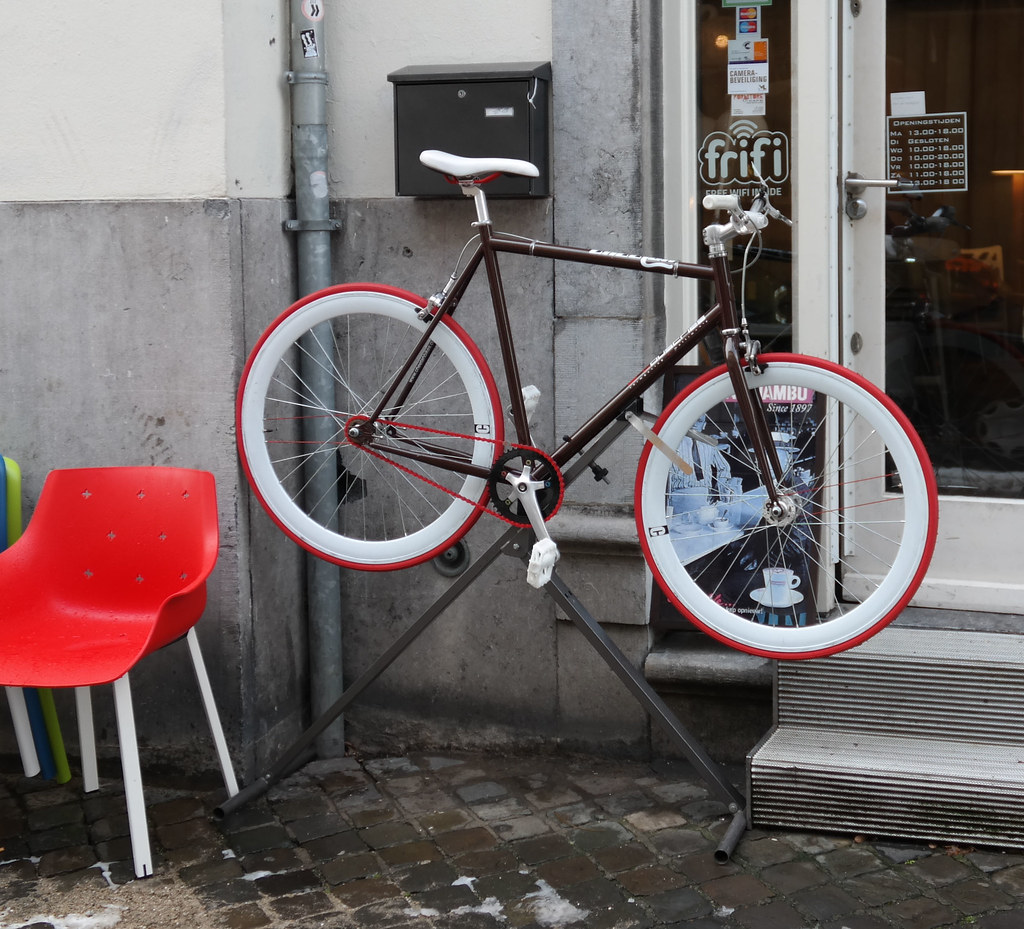 Maastricht, Cool Fiets, Furniture Cafe, Platielstraat Flickr
