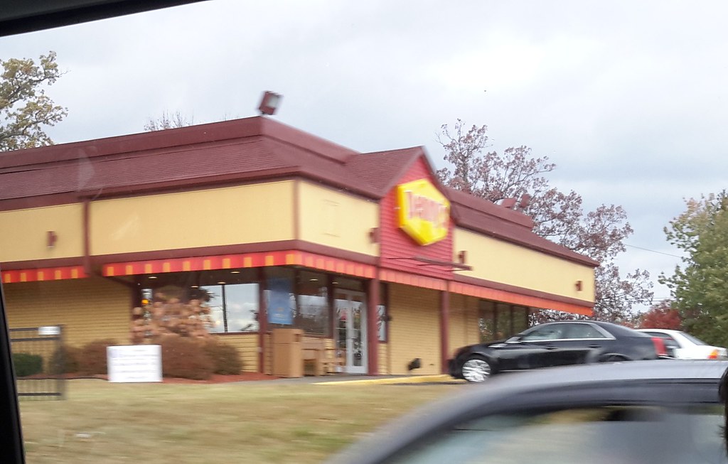 Denny's Latham, NY A Denny's restaurant at 697 TroySche… Flickr