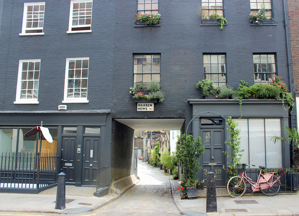 Warren Mews W1. In Warren street. A street that w… Flickr