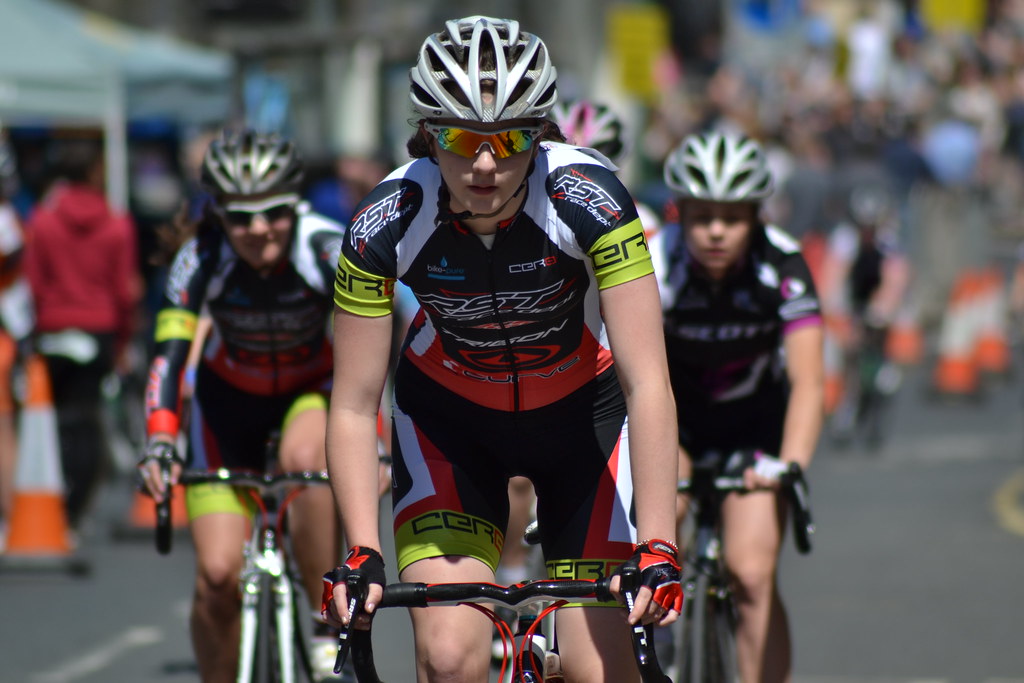 Female cyclists Three female cyclists at the 2013 milk rac… Flickr