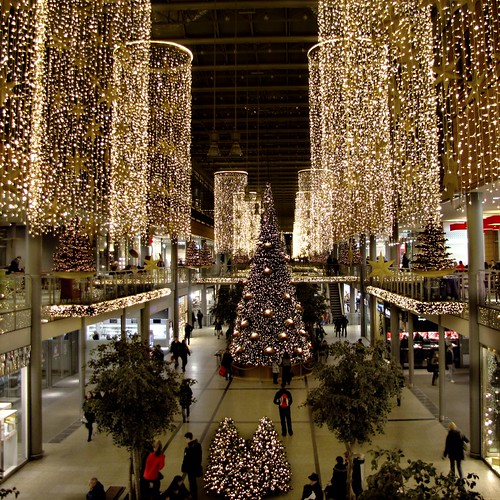 Christmas in Berlin Christmas decorations in Arcaden shopp… Flickr