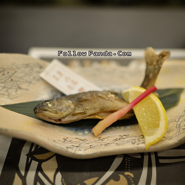 To eat or not to eat.........the fish eyeballs?!?! ò.ó Tra… Flickr