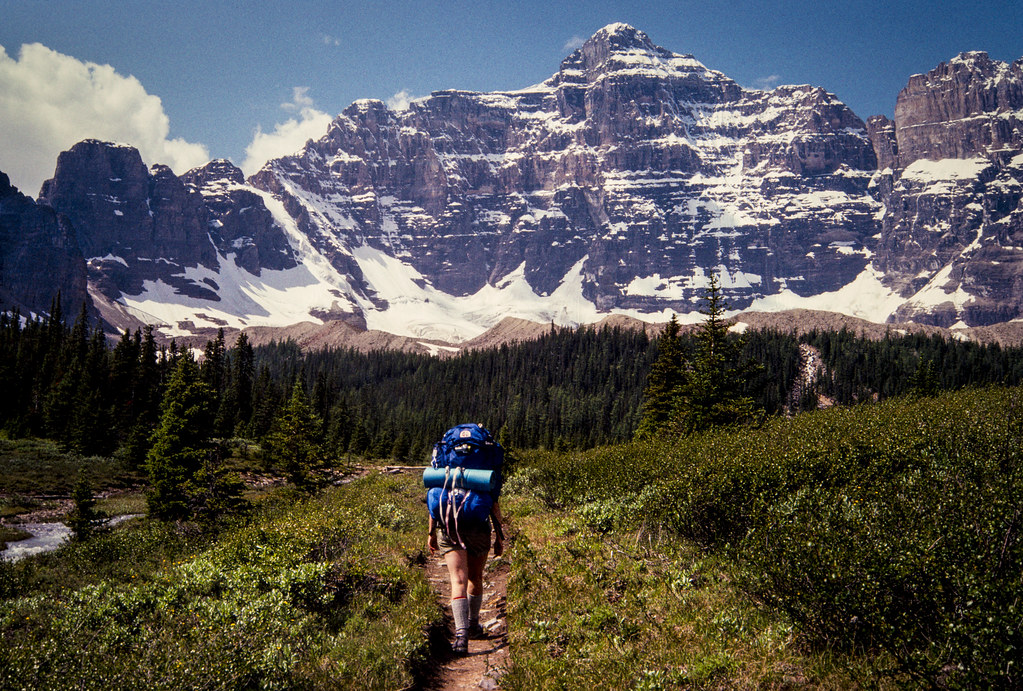 Paradise Valley 1988 Hiking in Paradise Valley, Banff, Can… Flickr